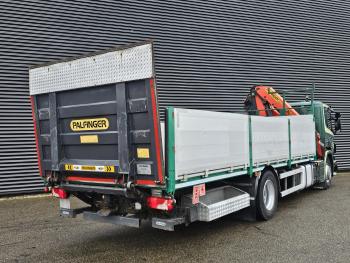 P320 4x2 / PALFINGER PK 14002 CRANE / KRAN